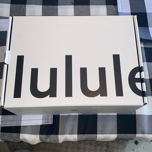 Strongfeel Women's Training Shoe from Lululemon - Picture 5 of 10